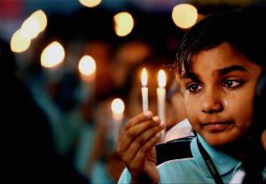 School child in chennai keeping vigil (c)Indian Express